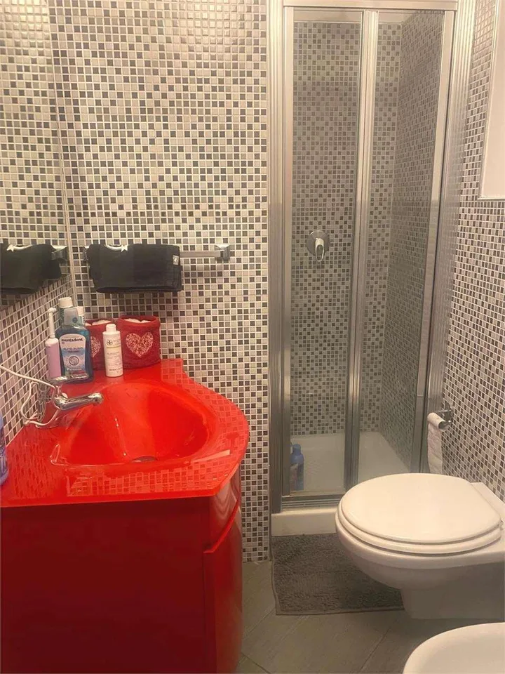 Komfortables 3,5-Zimmer-Apartment mit teilweiser Seesicht – Foto 10 von 15