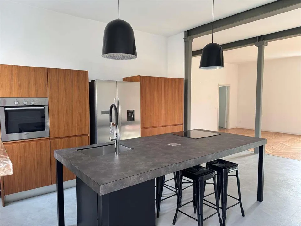 Prestigious Villa with garden in Chiasso close to the city center
