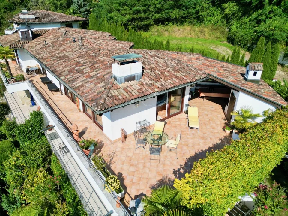 Elegante Attico con Vista Mozzafiato a 180° sul Lago - Casa di Vacanze – photo 24 of 24