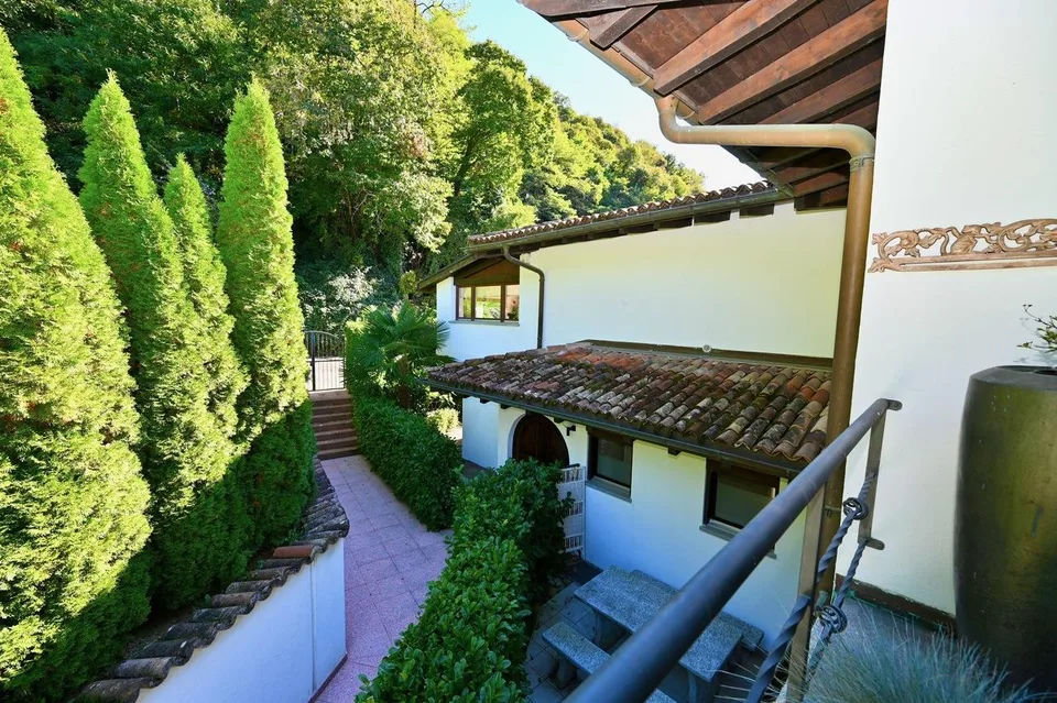 Elegante Attico con Vista Mozzafiato a 180° sul Lago - Casa di Vacanze – photo 23 of 24