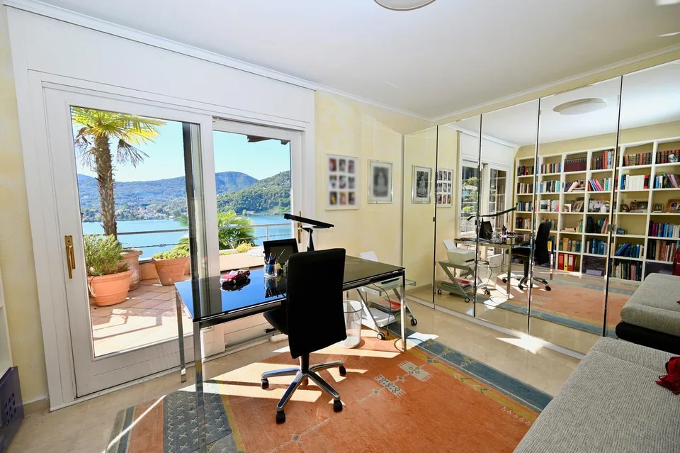 Elegante Attico con Vista Mozzafiato a 180° sul Lago - Casa di Vacanze – photo 17 of 24