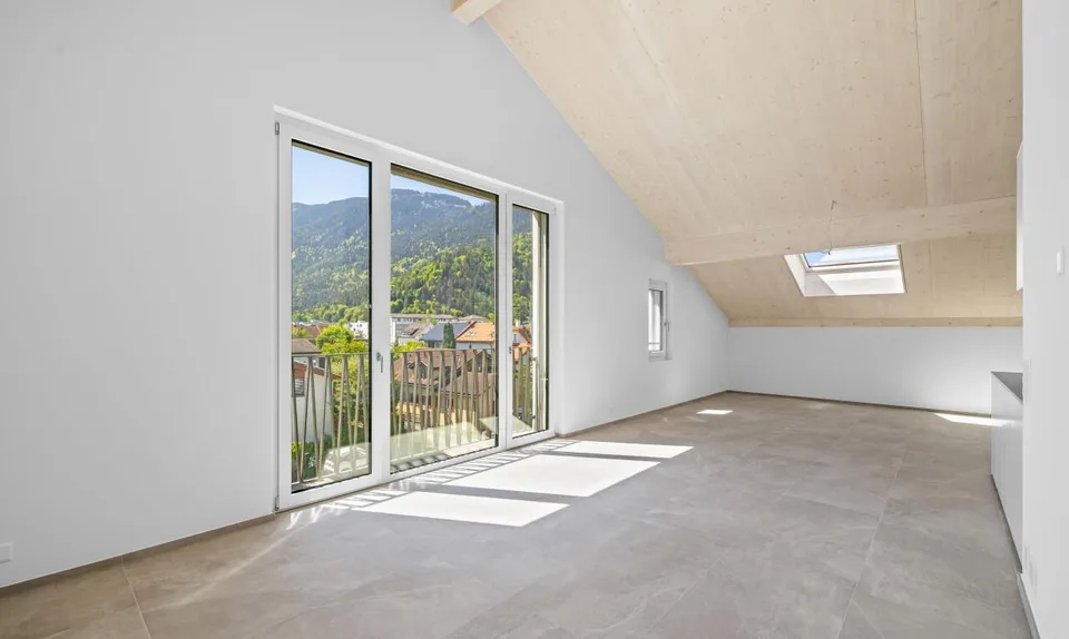 Moderne 5.5-Zimmer-Dachwohnung mit Bergsicht in Bonaduz