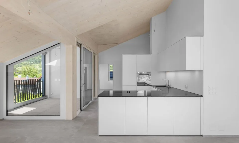 Moderne 5.5-Zimmer-Dachwohnung mit Bergsicht in Bonaduz