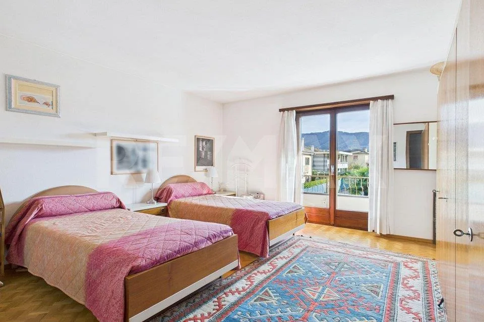 Grande casa di 7.5 locali a Coldrerio ampliabile in zona R3 – Foto 9 von 13