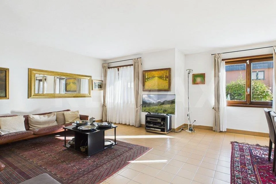 Grande casa di 7.5 locali a Coldrerio – ampliabile in zona R3
