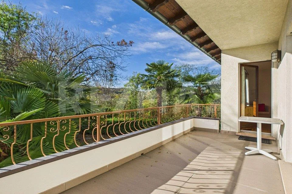 Grande casa di 7.5 locali a Coldrerio ampliabile in zona R3 – Foto 8 von 13