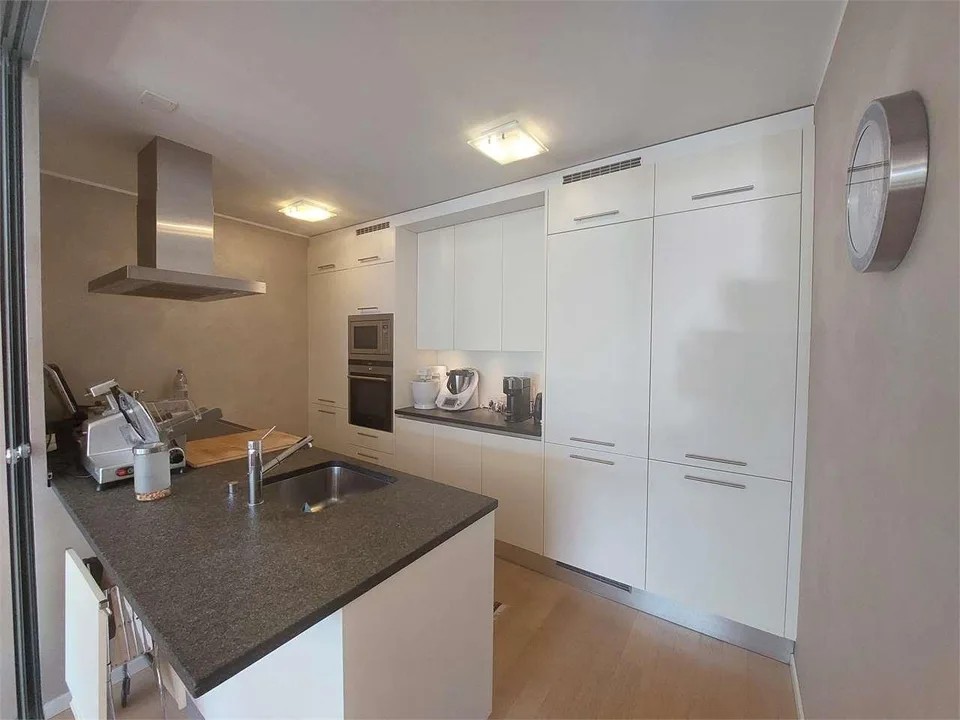 2363_Massagno, 4.5-Zimmer-Wohnung mit Seeblick
