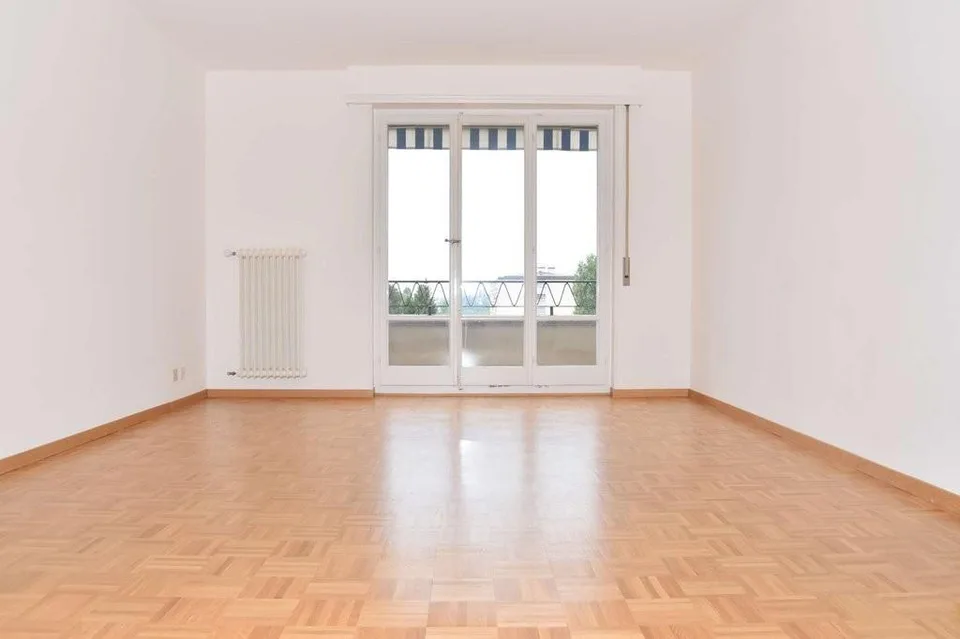 In der Nähe von Renens-Bahnhof, U-Bahn und EPFL, charmante 3.5-Zimmer-Wohnung im 4. Stock
