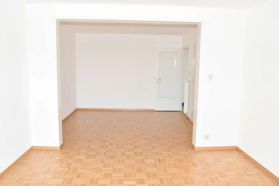 In der Nähe von Renens-Bahnhof, U-Bahn und EPFL, charmante 3.5-Zimmer-Wohnung im 4. Stock