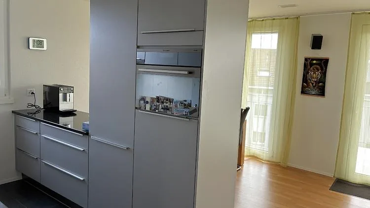 3½ ZIMMER-DACHWOHNUNG IN KERZERS (FR), MÖBLIERT, TEMPORÄR