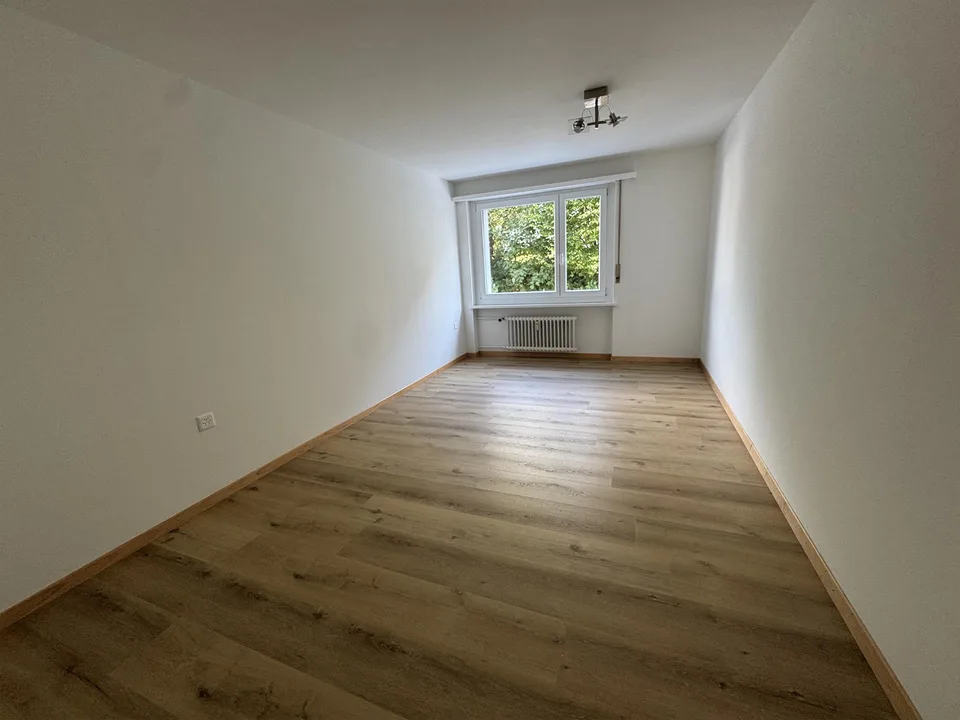 4 Zimmerwohnung mit Balkon an ruhiger Lage