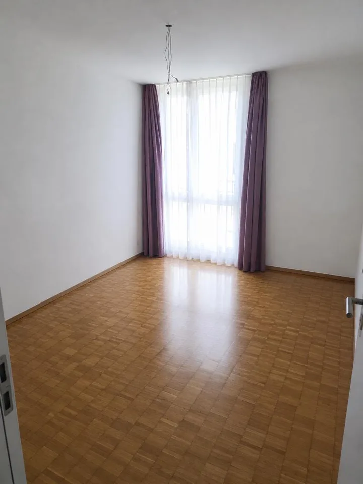 Moderne 3.5 Zimmer Wohnung in Igis zu vermieten!
