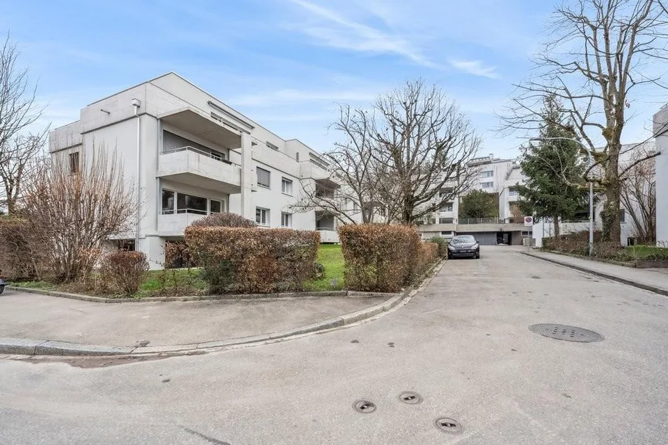 Frisch sanierte 2-Zimmerwohnung an ruhiger Lage in Riehen