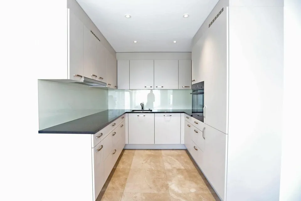 Geräumige und elegant gestaltete Wohnung in ruhiger und dennoch zen...