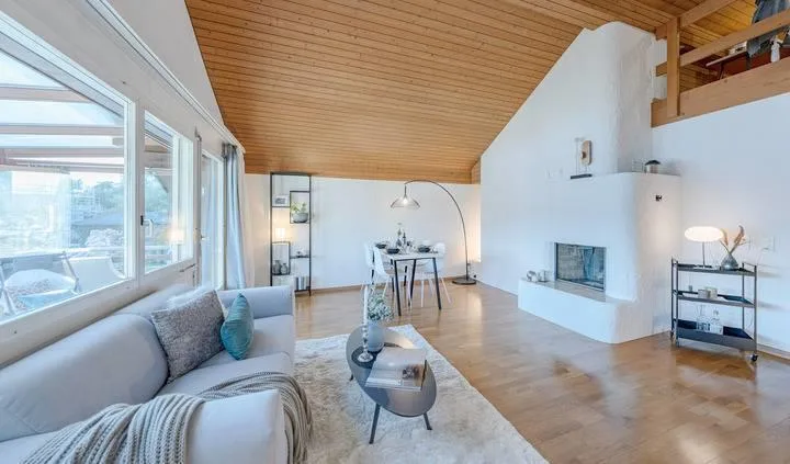 WUNDERBARE MAISONETTEWOHNUNG MIT TRAUMAUSSICHT