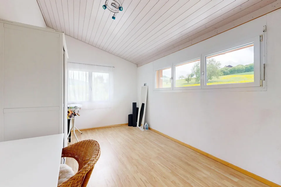 Casa unifamiliare attraente di 6 locali con offerta di spazio versatile – foto 9 di 19