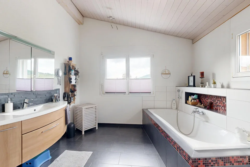 Casa unifamiliare attraente di 6 locali con offerta di spazio versatile – foto 13 di 19