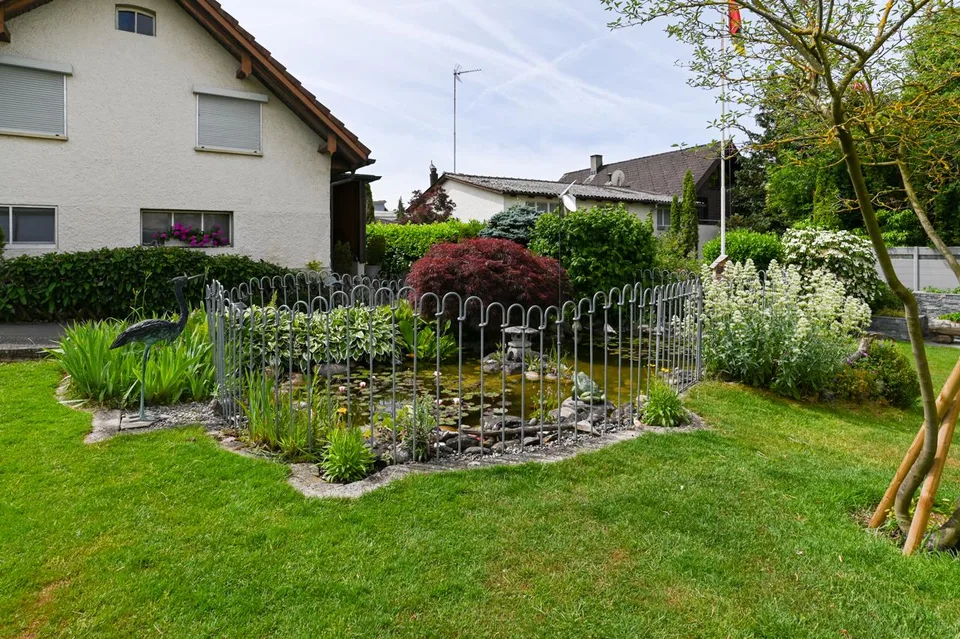Well-maintained single-family house with beautiful garden in a preferred location