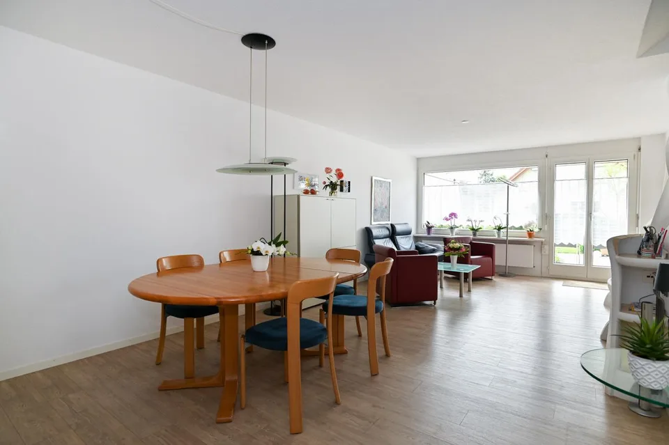 Well-maintained single-family house with beautiful garden in a preferred location