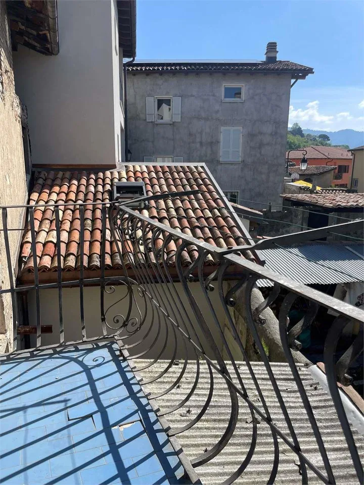 Morbio Inferiore - Casa di nucleo con grande potenziale, garage e post