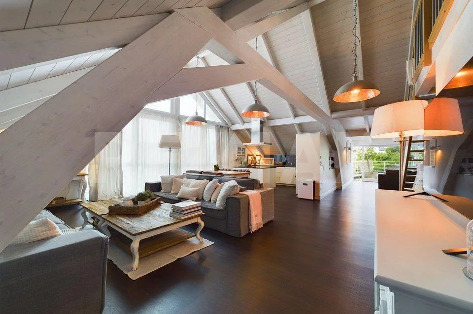 Rarität - Traumwohnung mit grosser Dachterrasse