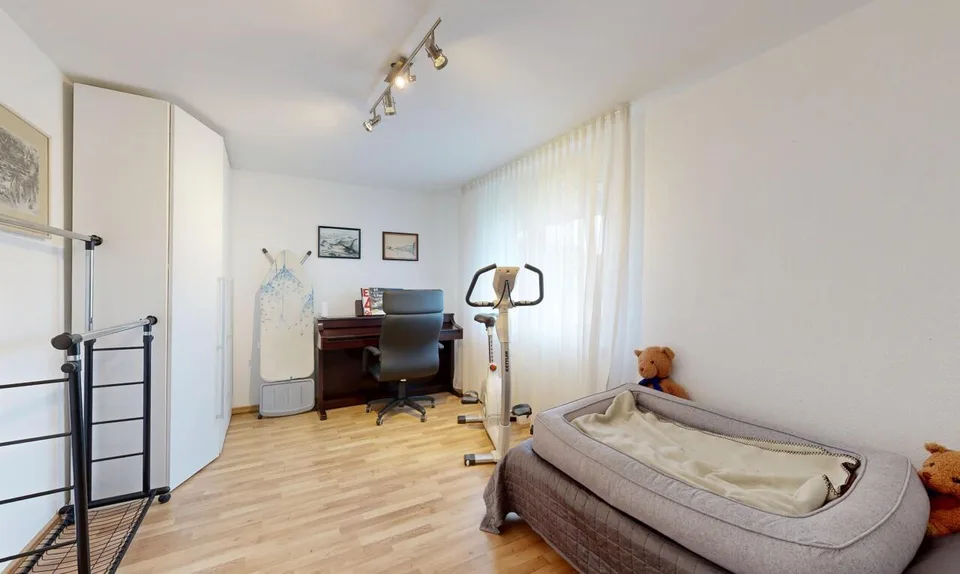 Casa a schiera ben curata con giardino accogliente – foto 9 di 21