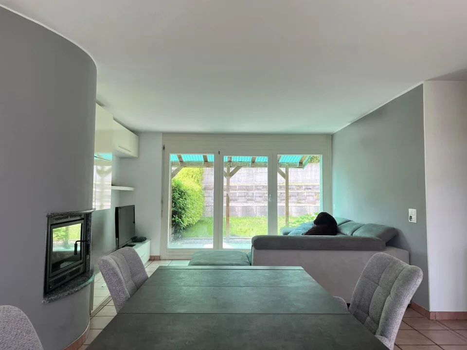 Doppelhaushälfte mit Garten in Arzo – Foto 7 von 12