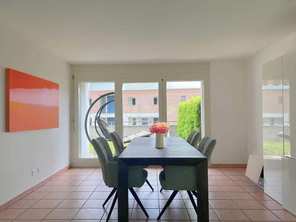 Casa unifamiliare moderna, con terrazza e giardino privato