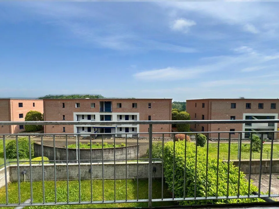 Casa unifamiliare moderna, con terrazza e giardino privato