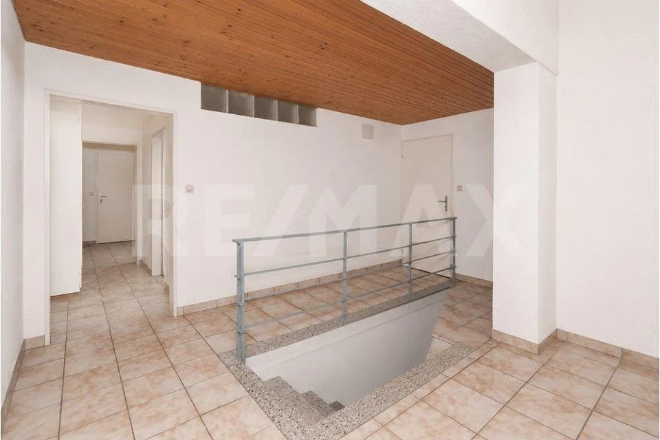 Casa unifamiliare attraente con dependance e terreno di 746m² – foto 9 di 9