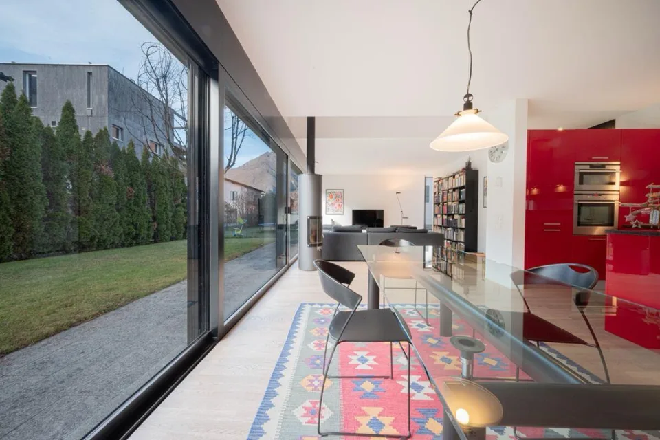 Moderne und helle Villa in ruhiger Wohnlage