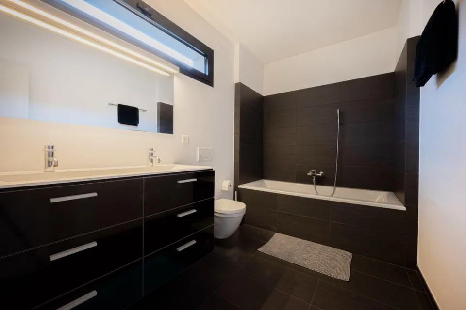 Moderne und helle Villa in ruhiger Wohnlage – Foto 10 von 13