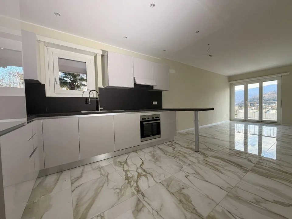 3,5 pièces avec balcon · Clés en main maintenant! Vue sur le lac