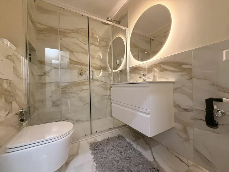 3.5 PIÈCES AVEC BALCON · CLÉS EN MAIN DÈS MAINTENANT ! VUE SUR LE LAC – photo 13 sur 21