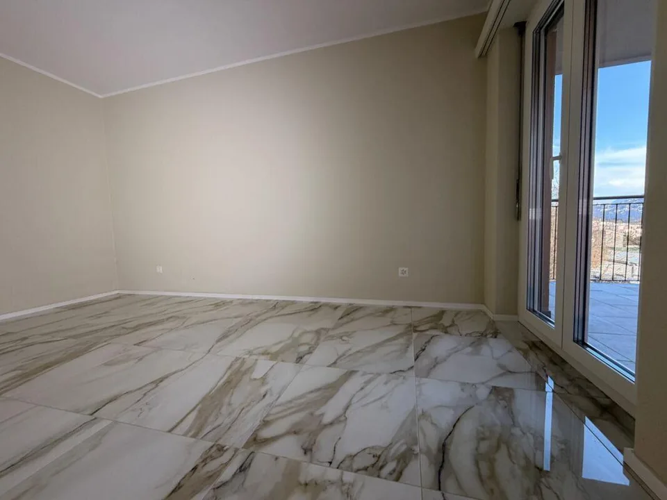 3.5 PIÈCES AVEC BALCON · CLÉS EN MAIN DÈS MAINTENANT ! VUE SUR LE LAC – photo 15 sur 21