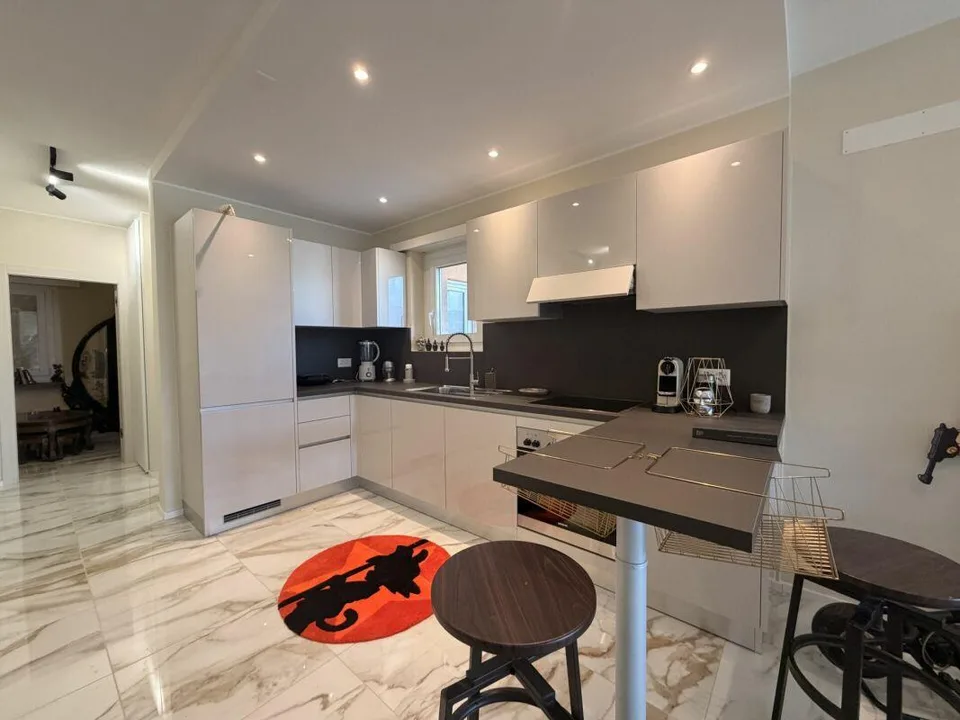 3.5 PIÈCES AVEC BALCON · CLÉS EN MAIN DÈS MAINTENANT ! VUE SUR LE LAC – photo 12 sur 21