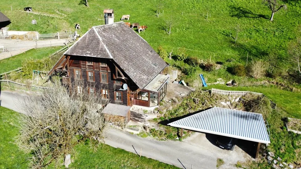 Delizioso cottage in una posizione idilliaca e verde