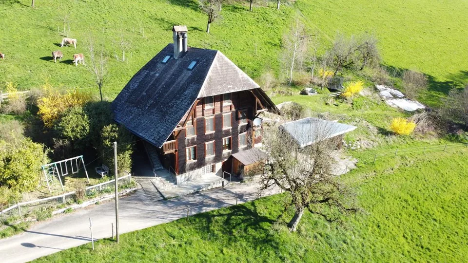 Delizioso cottage in una posizione idilliaca e verde