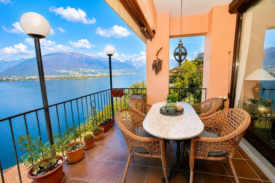 Mediterrane Ferienwohnung mit Seeblick und Aussenpool – Foto 2 von 33