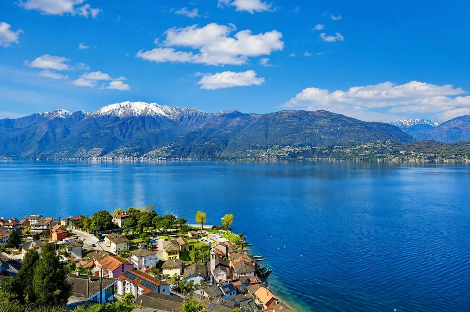 Mediterrane Ferienwohnung mit Seeblick und Aussenpool – Foto 3 von 33