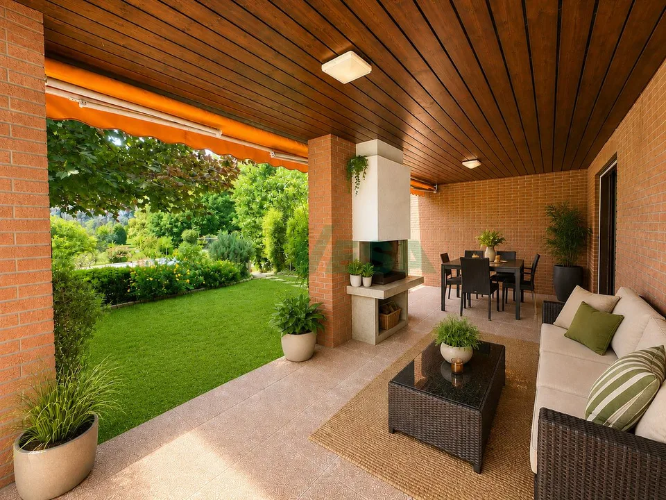 Elegante e spaziosa villa con appartamento bilocale e grande giardino