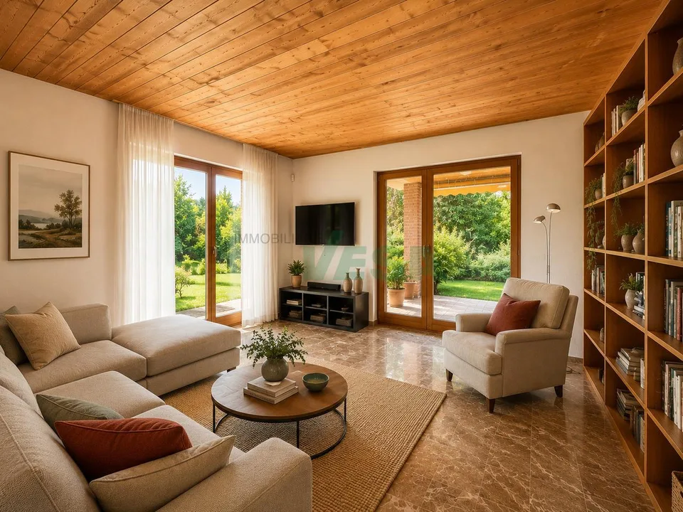 Elegante e spaziosa villa con appartamento bilocale e grande giardino