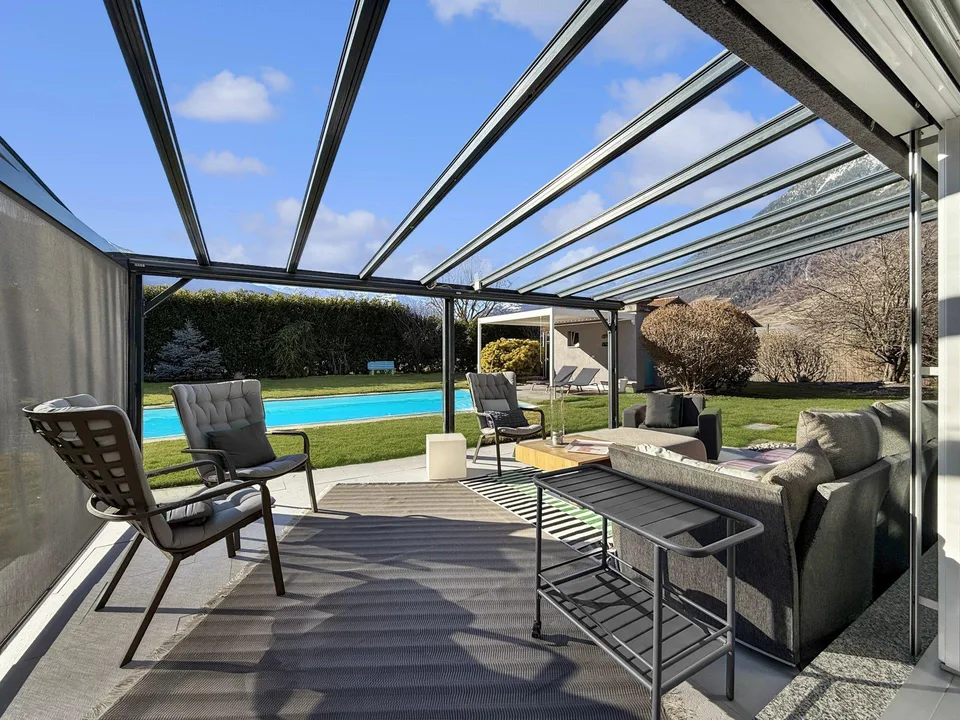 Villa contemporanea con piscina a Fully!