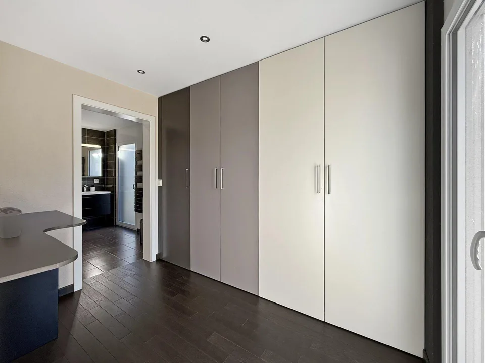 Villa contemporanea con piscina a Fully! – foto 12 di 13