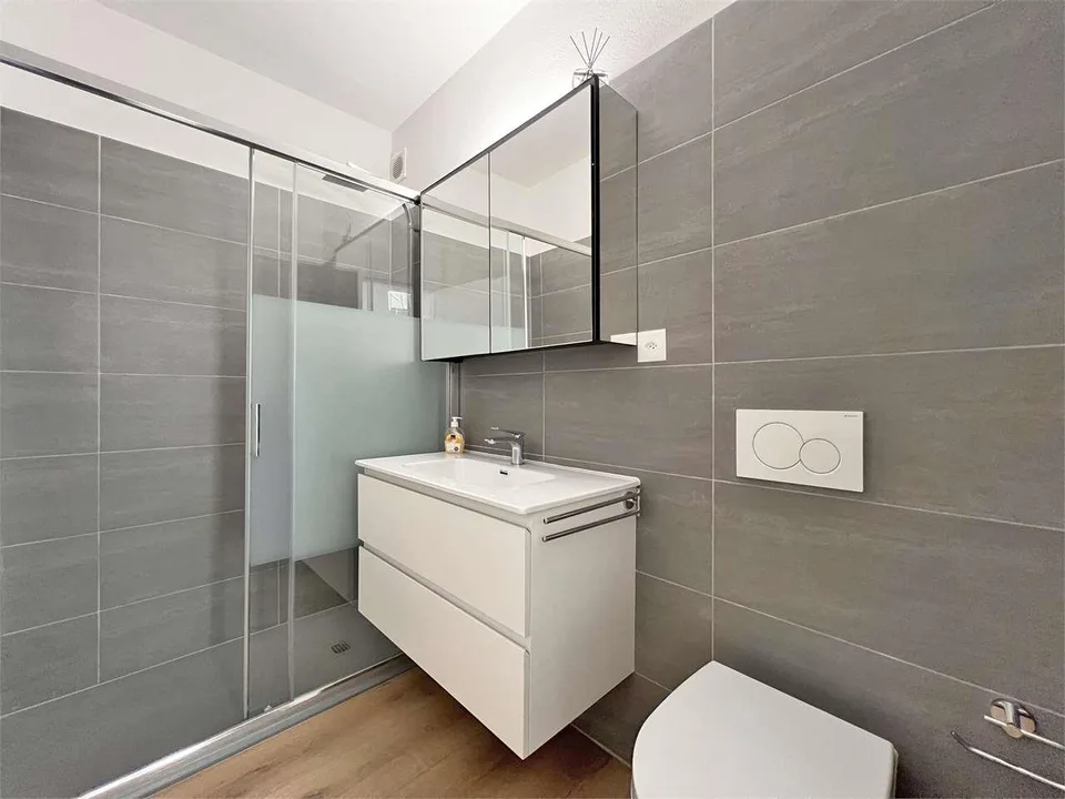 Wohnung 3.5 Zimmer renoviert in Castione – Foto 7 von 10