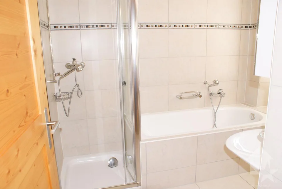Wunderschöne Penthouse-Wohnung mit atemberaubendem Seeblick! – Foto 24 von 25