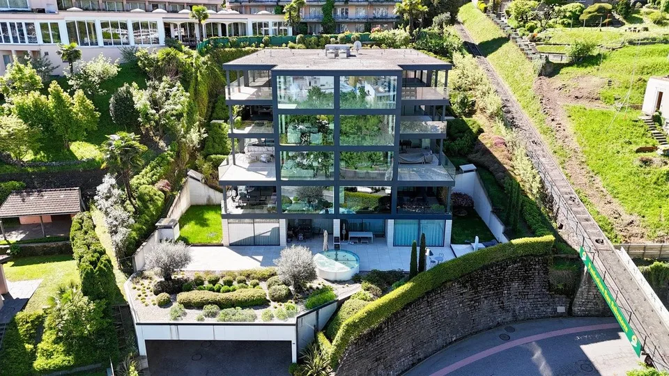 Lusso, Comfort e Vista Lago: Raffinato 4.5 Locali a Paradiso