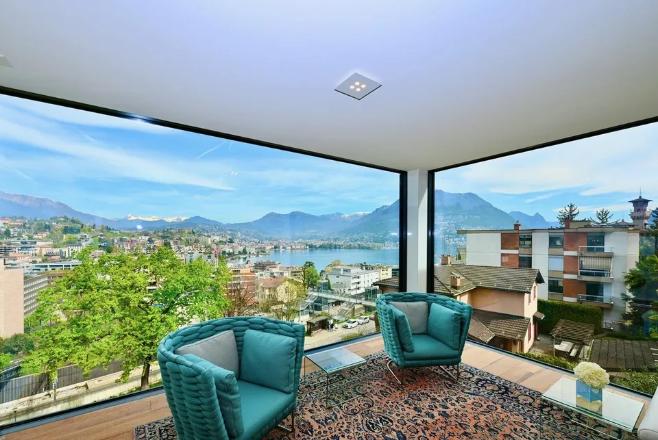 Lusso, Comfort e Vista Lago: Raffinato 4.5 Locali a Paradiso