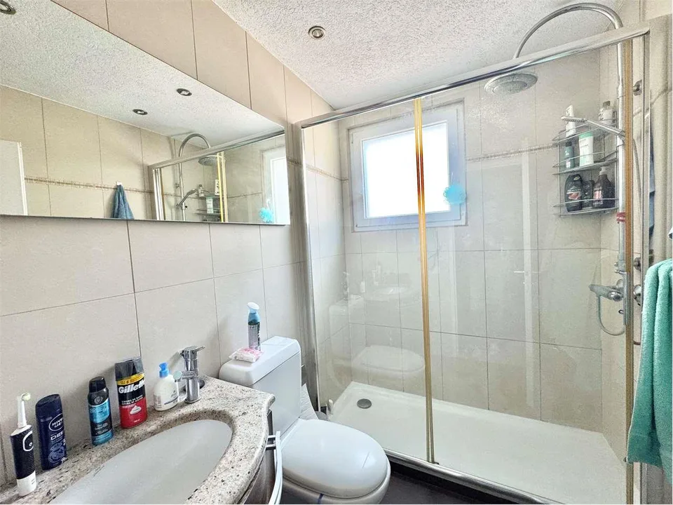 Helles 3.5-Zimmer-Apartment in Paradiso in Wohngegend – Foto 7 von 7