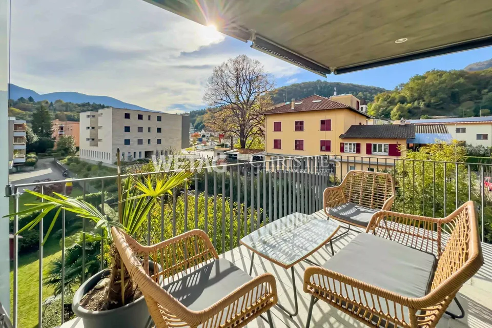 Moderne Duplex -Wohnung mit überdachter Terrasse, in ruhiger Lage, ...